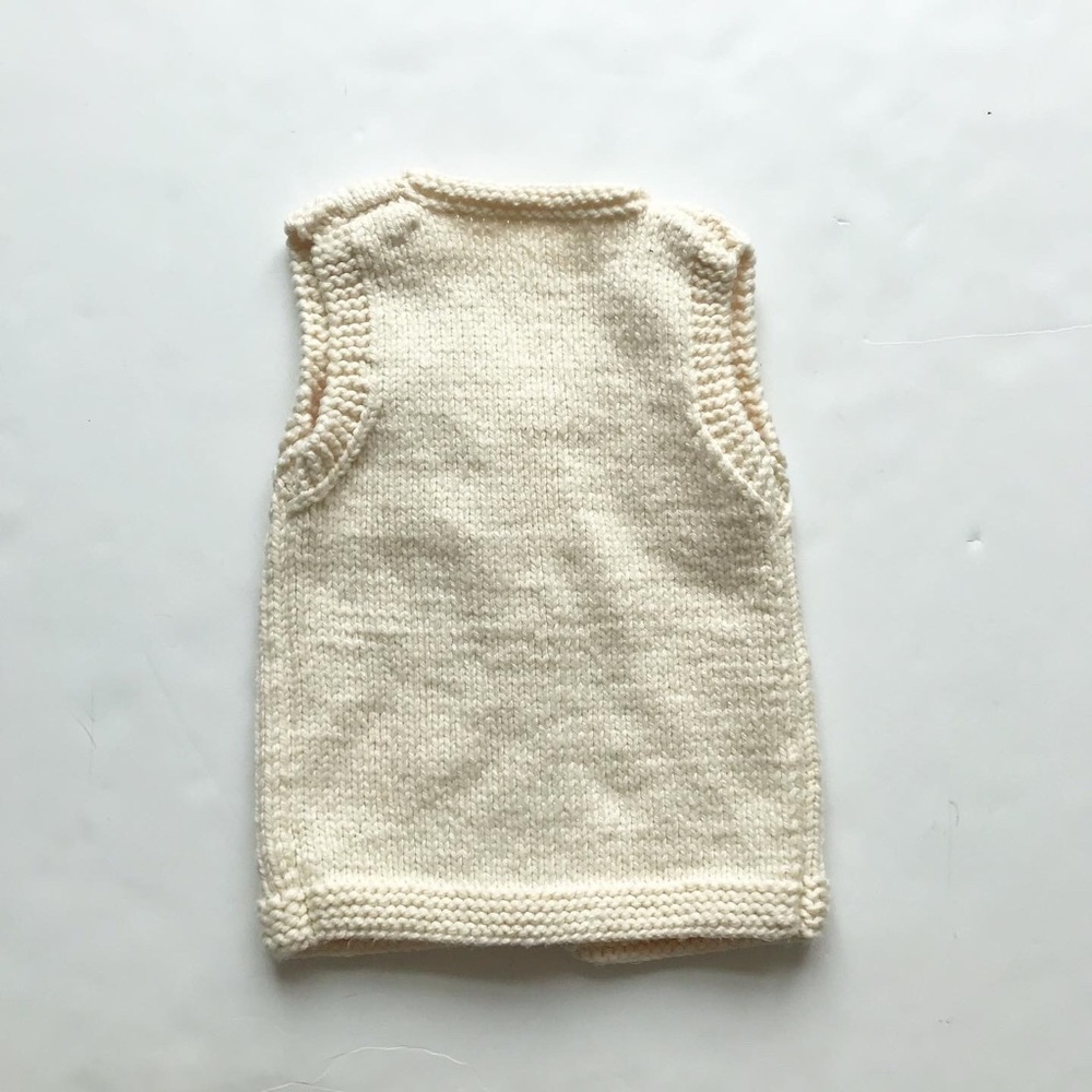 Handknit cream sweater vest fits 5-6Y - Picture 4 of 4